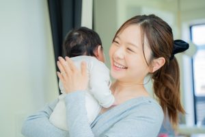 産後 ママ 笑顔