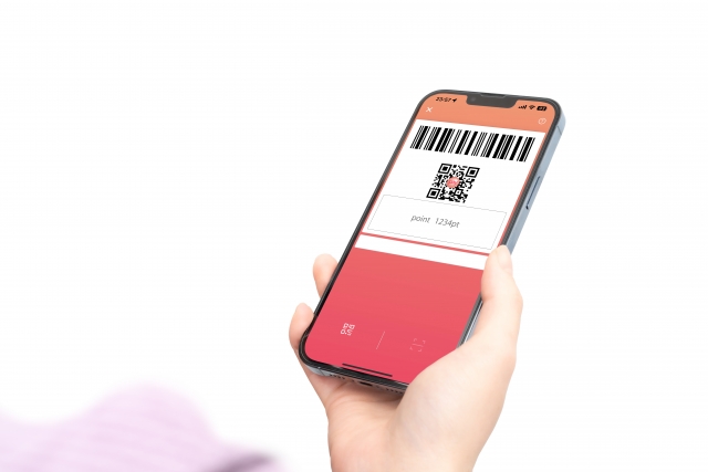スマートフォンでPayPay決済を行っている様子
