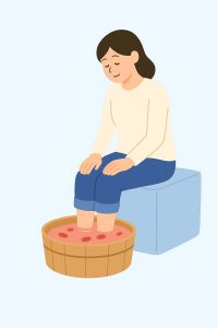 冷え性改善のために足湯をする女性、またはウォーキングをする女性のイラスト
